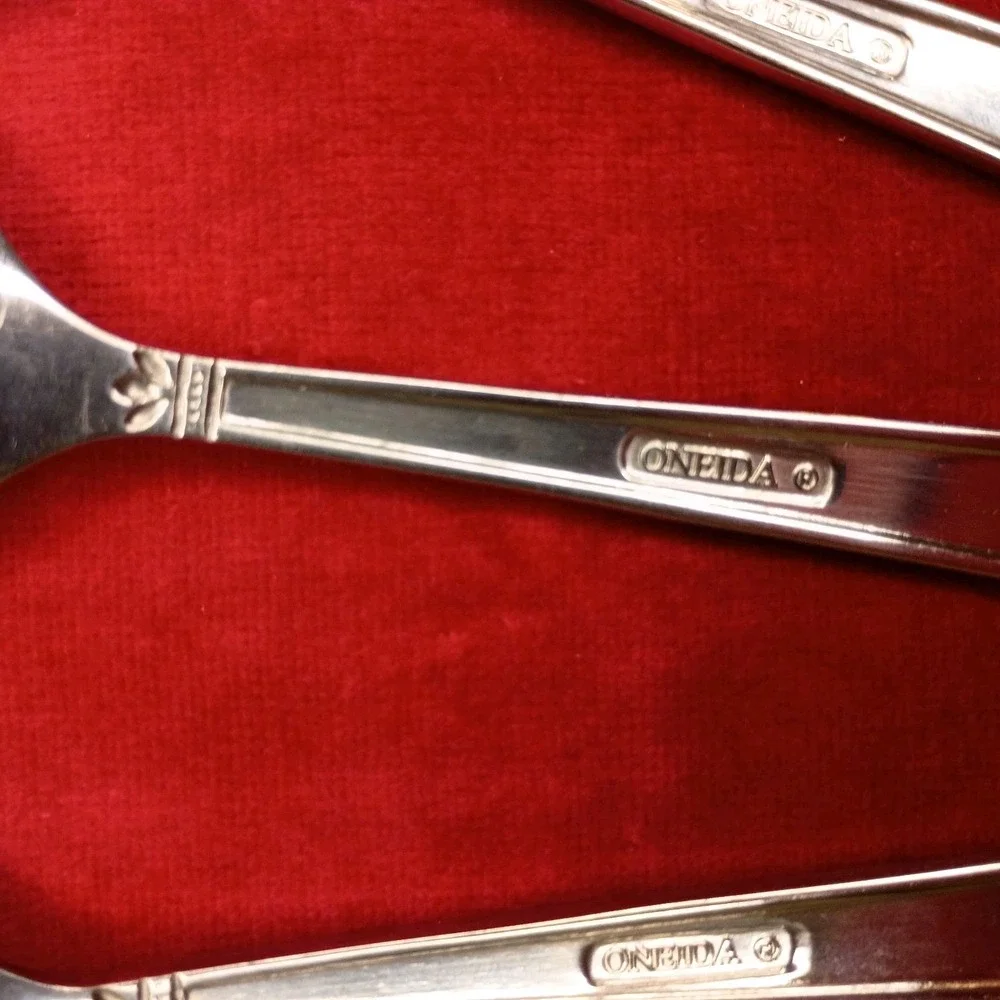 3 Soup Spoon Oneida Eave Glossy Stainless Flatware 7 1/8